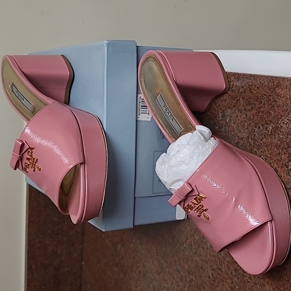 Authentic prada shoes/ slightly worn - Picture 10 of 10